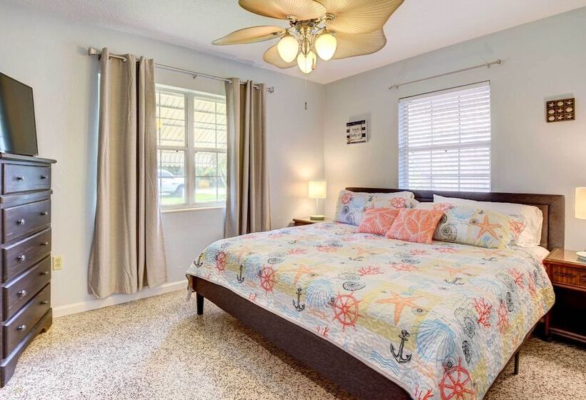 Bradenton Cottage W/ Screened Pool: 12 Mi To Beach