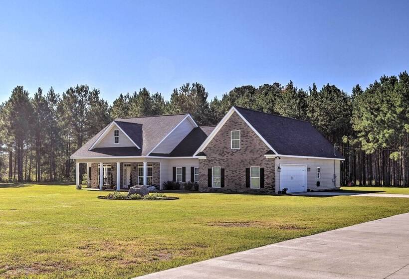 Bright Hopkins Home W/ Game Room & Fire Pit!