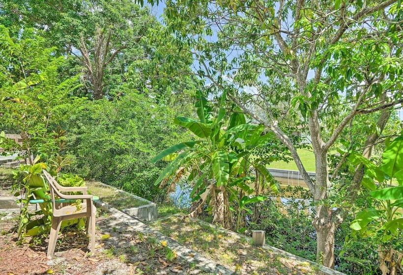 Sunny North Fort Meyers Escape W/ Canal Views!