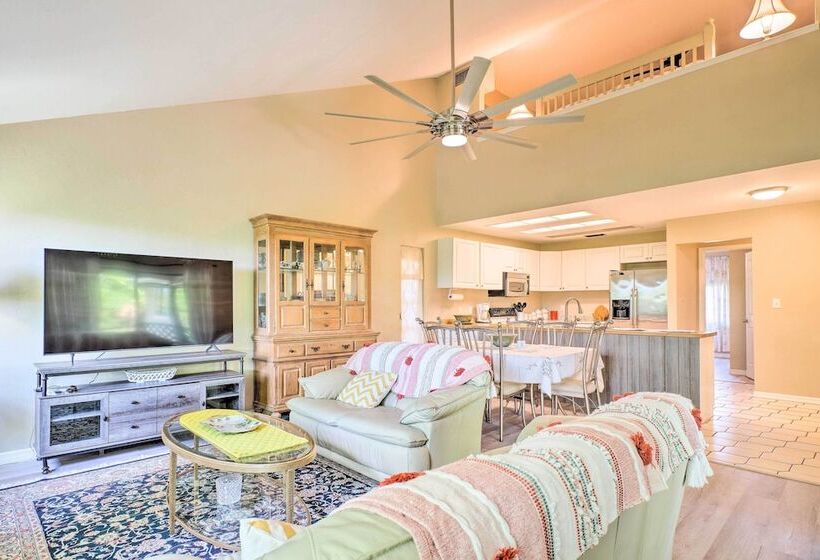 Sunny North Fort Meyers Escape W/ Canal Views!