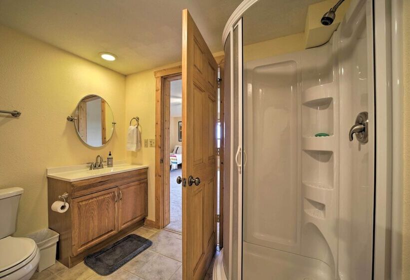 Sapphire Retreat W/ Views, Fire Pit, & Lake Access