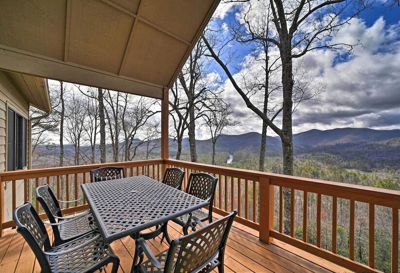 Sapphire Retreat W/ Views, Fire Pit, & Lake Access