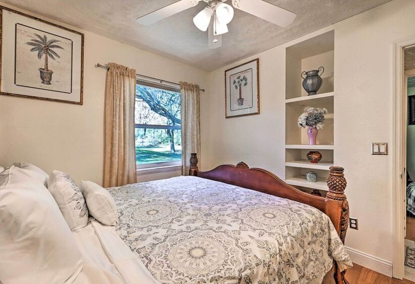 Central Florida Escape On 5 Acres W/ Grill & Pool!