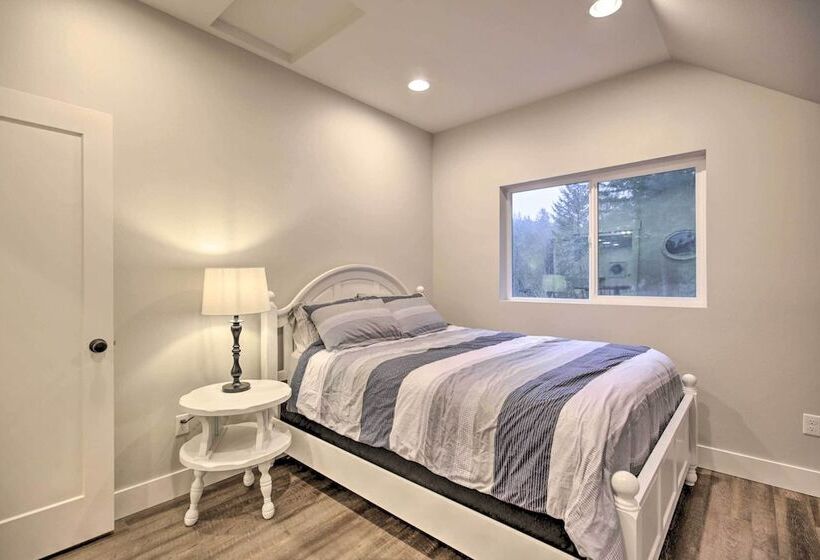 Chic Farmhouse W/ Creek In Heart Of Wine Country!