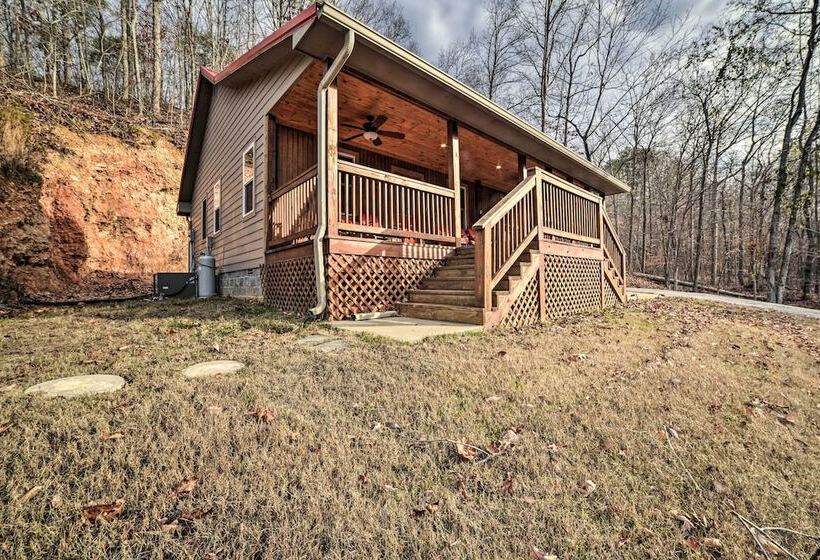 Cozy Waverly Cabin W/ Fireplace & Deck!