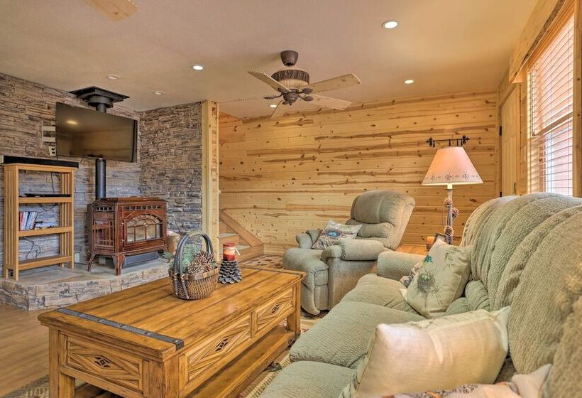 Duck Creek Village Cabin: Ski, Hike & Fish!