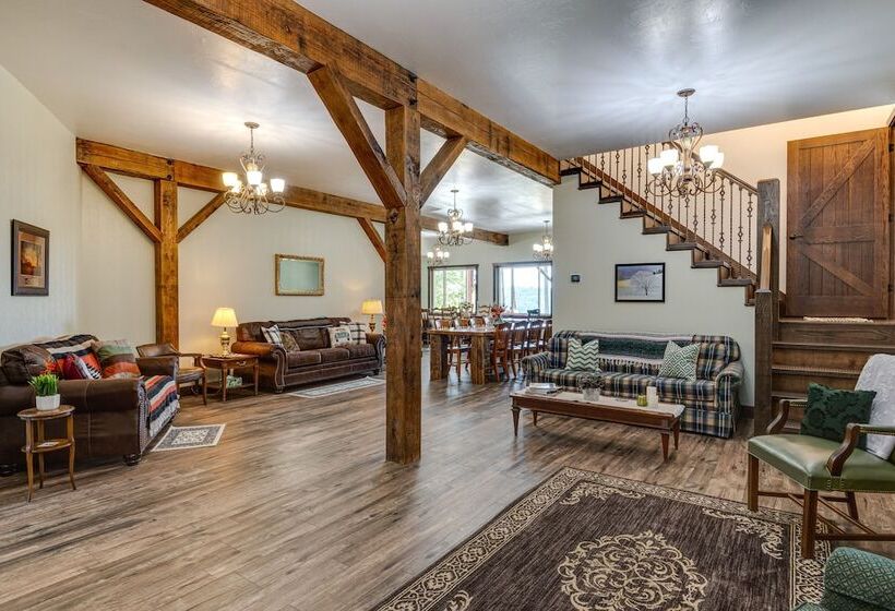 Eagle Crest Lodge    Large Group Getaway!