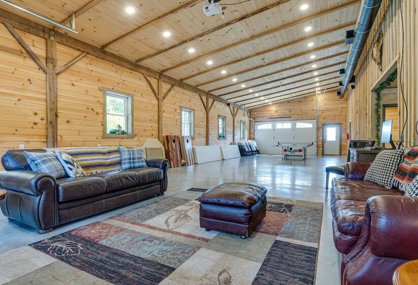 Eagle Crest Lodge    Large Group Getaway!