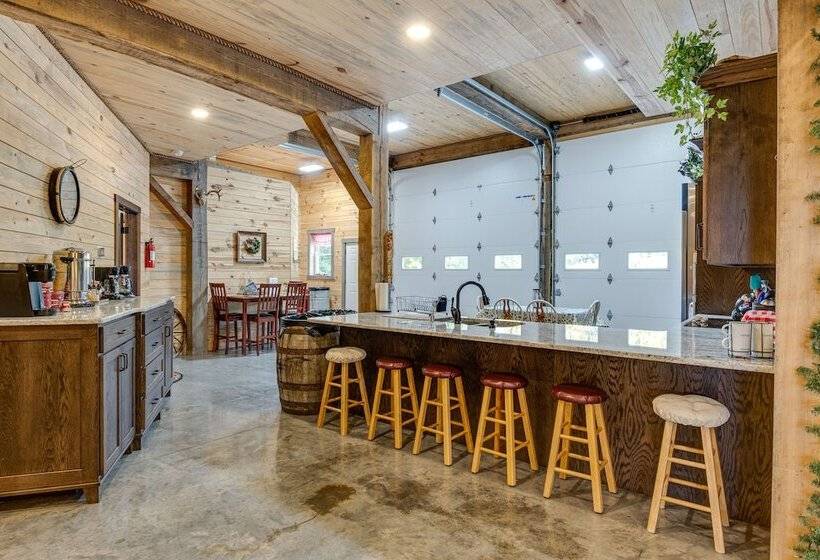 Eagle Crest Lodge    Large Group Getaway!