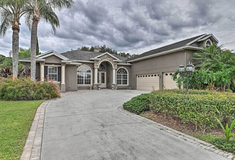 Elegant Valrico Home ~ 15 Mi To Downtown Tampa!
