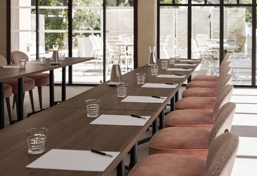 בית מלון כפרי Hôtel Et Restaurant La Bastide Bourrelly   Mathias Dandine