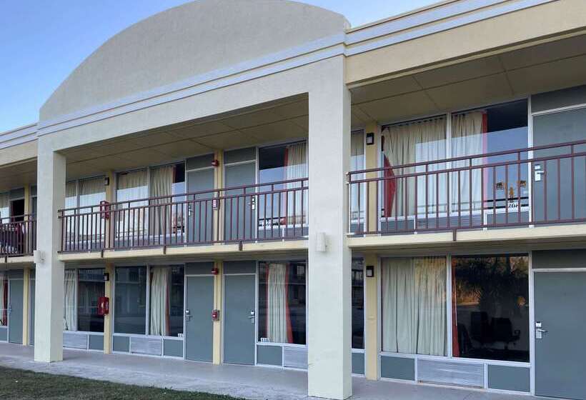 فندق Quality Inn