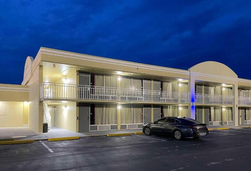 فندق Quality Inn