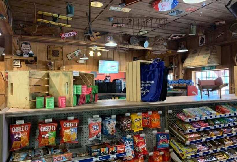 酒店 Shenandoah Wilderness Traveler