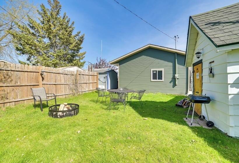 Houghton Lake Cottage   Central Location!