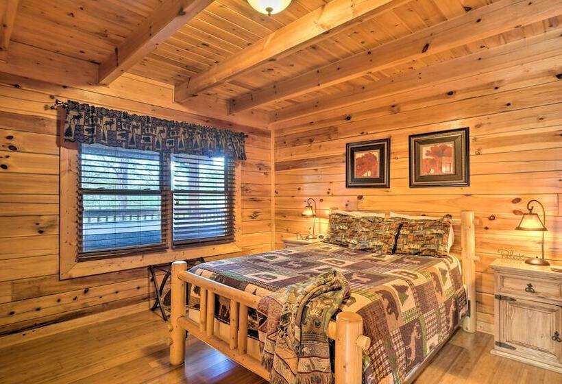 Inviting Sevierville Cabin W/ Deck & Hot Tub!