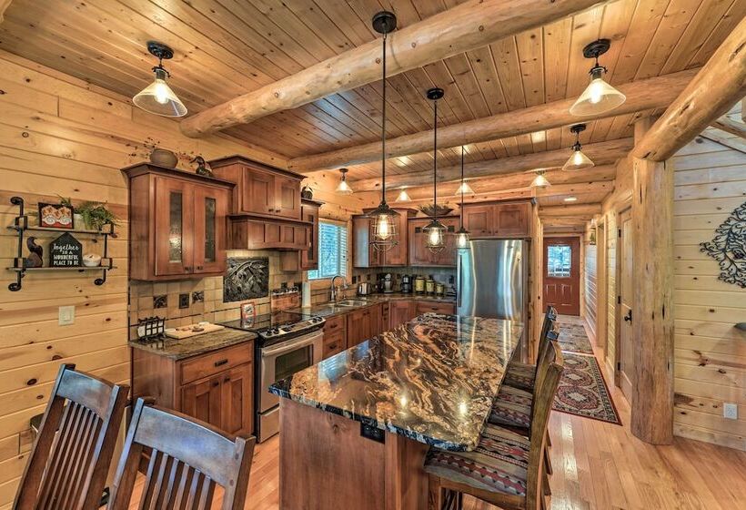 Island Park Cabin W/ Stunning Forest Views!