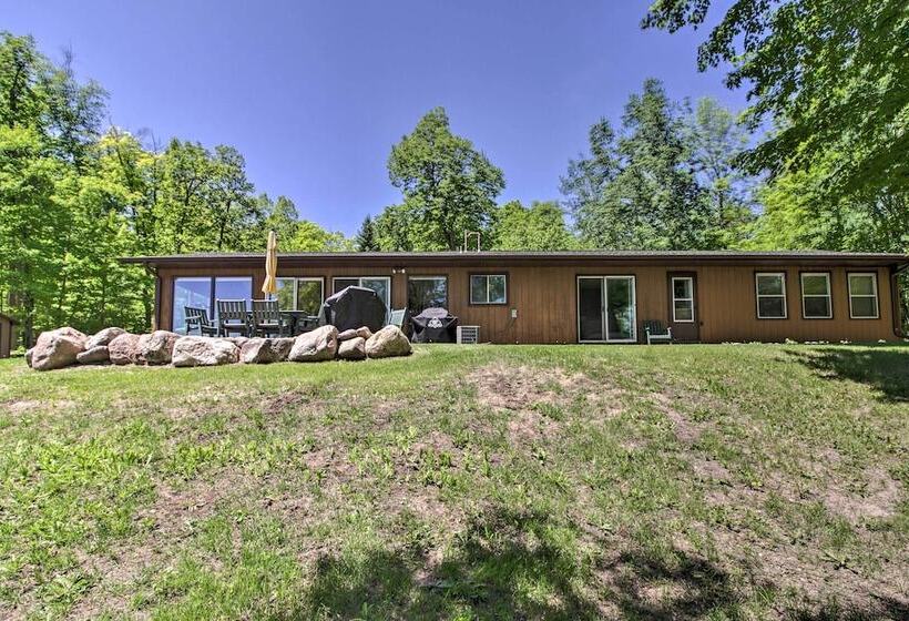 Lakefront Hackensack Cabin W/ Patio & Grill!