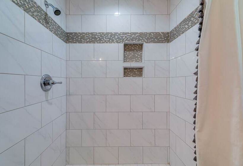 Lovely Morehead City Home W/ Fire Pit & Gas Grill