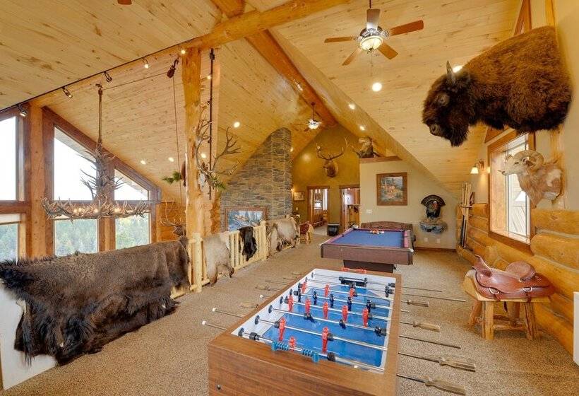 Luxe Lodge In The Tetons For Large Group Retreats!