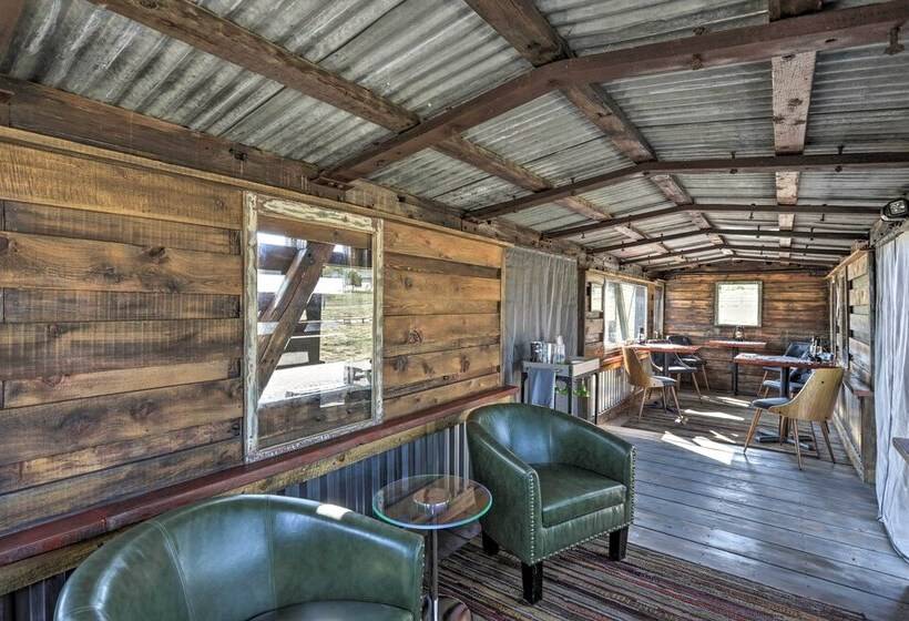 Montrose Barndominium On 7 Acres With Views!