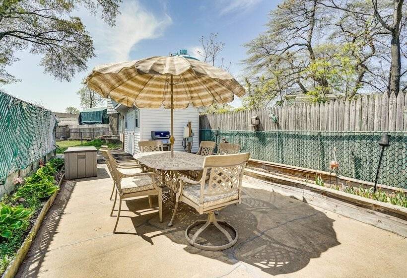 New Jersey Abode   Near Theme Parks, Walk To Beach