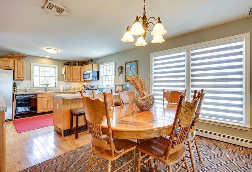 New Jersey Home   Deck, Grill & Walkable To Beach!