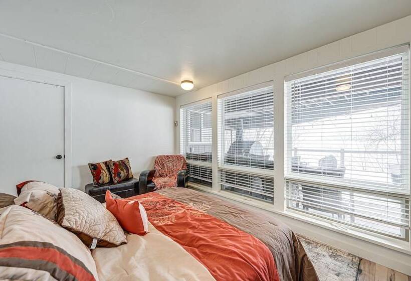 Lakeside Whitefish Cottage W/ Private Hot Tub!