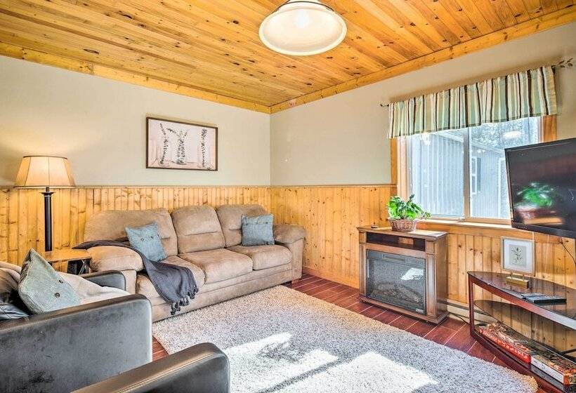 Penrose Home W/ Covered Deck + Fire Pit!