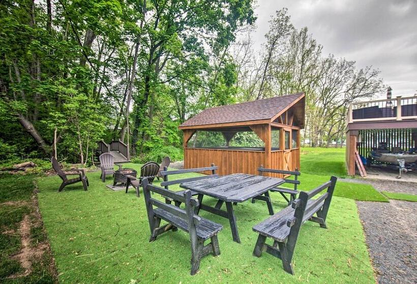 Pet Friendly Lakeview Cabin W/ Hot Tub!
