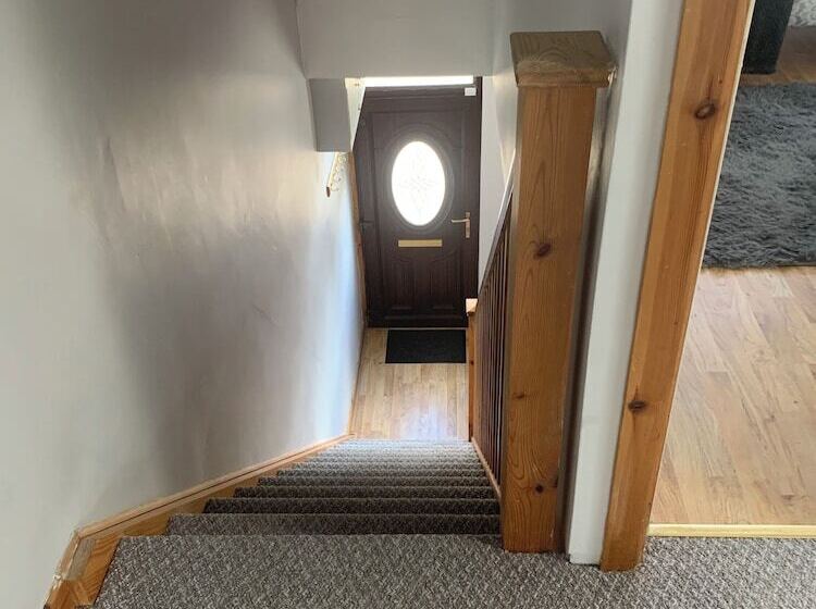 דירת נופש Beautiful 2 Bed House In Larne With Free Parking