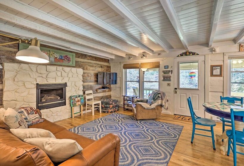 Riverfront Home W/ Fire Pit + Deck In Lansing