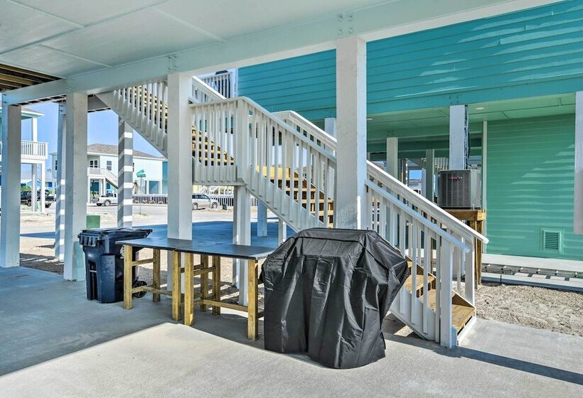 6 Mi To Beach: Rockport Home W/ Pool Access!