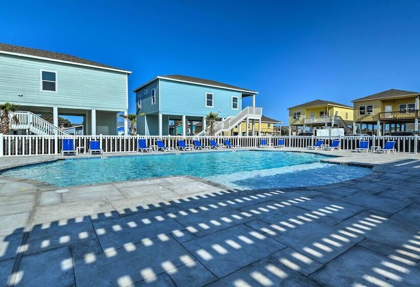 6 Mi To Beach: Rockport Home W/ Pool Access!