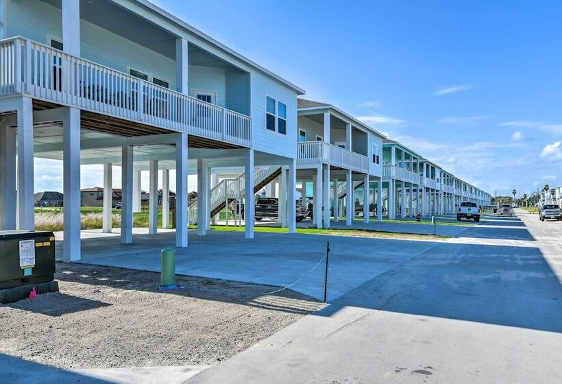 6 Mi To Beach: Rockport Home W/ Pool Access!