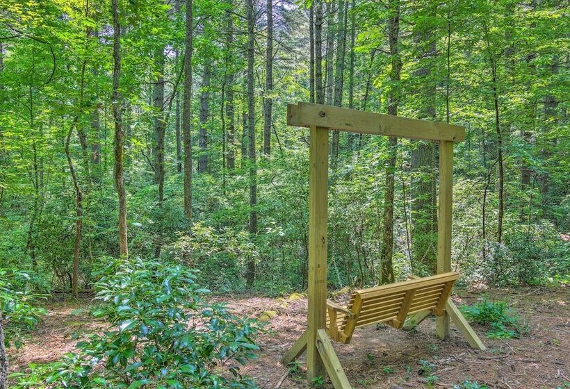 Rustic & Authentic Farm Stay By Dupont Forest!
