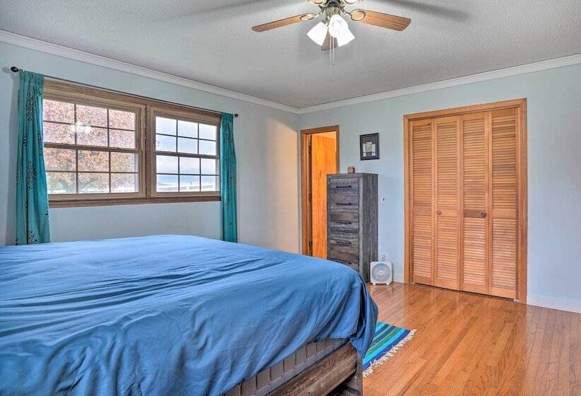 Serene Johnson City Home W/ Mountain Views