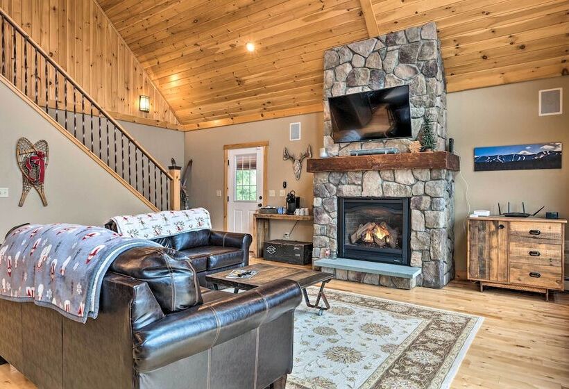 Spacious Cabin: 10 Mi To Sunday River Skiing!