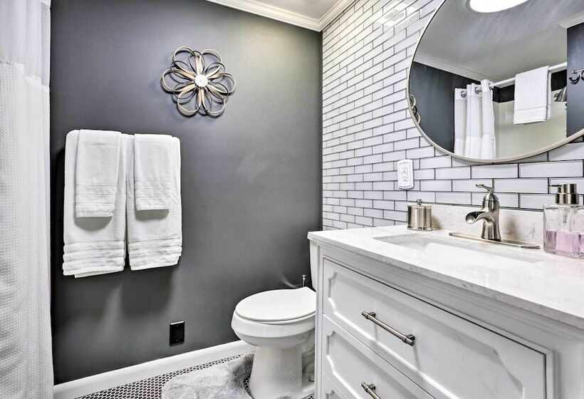 Sunny Florida Abode   Patio, Pool, & Fire Pit