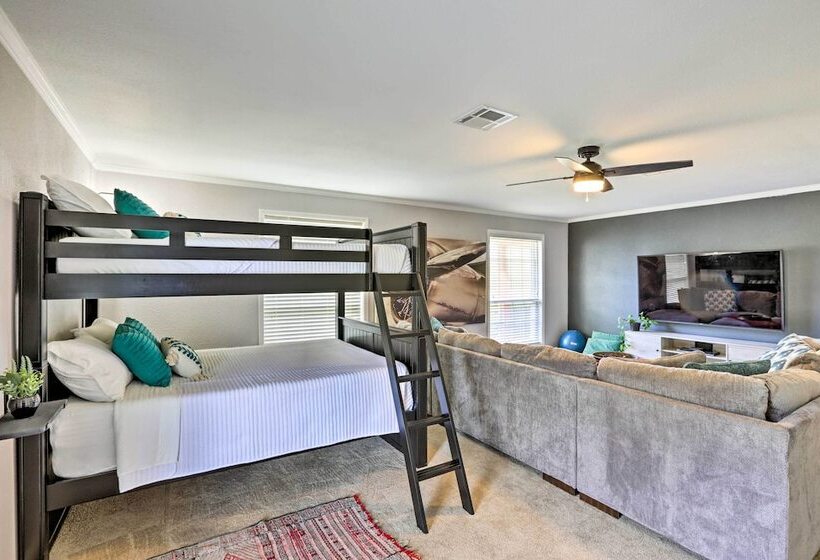 Sunny Florida Abode   Patio, Pool, & Fire Pit