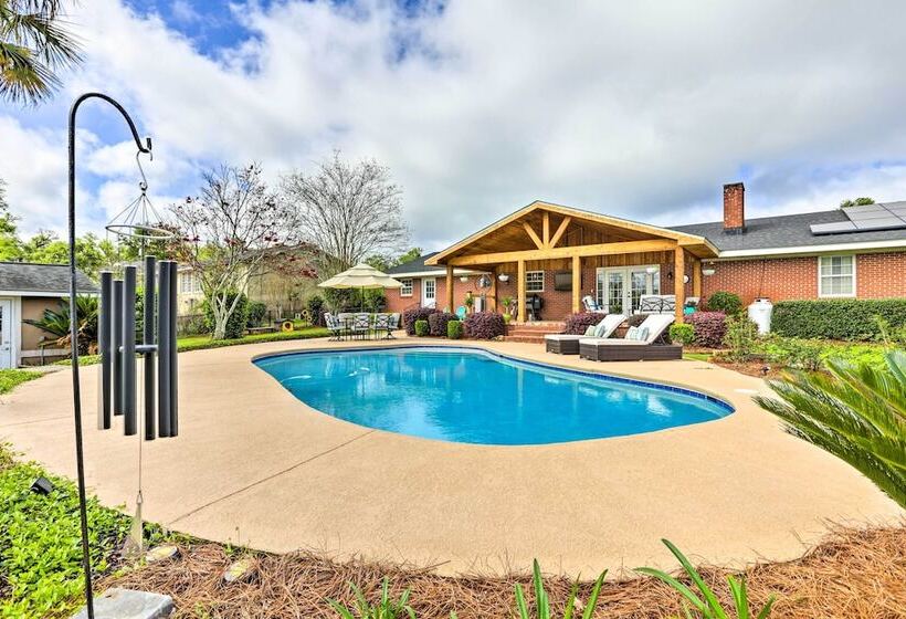 Sunny Florida Abode   Patio, Pool, & Fire Pit