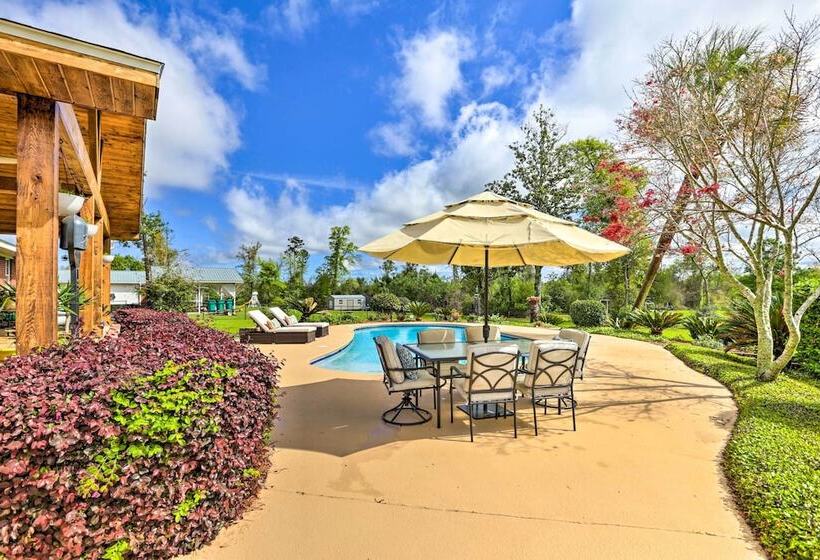 Sunny Florida Abode   Patio, Pool, & Fire Pit
