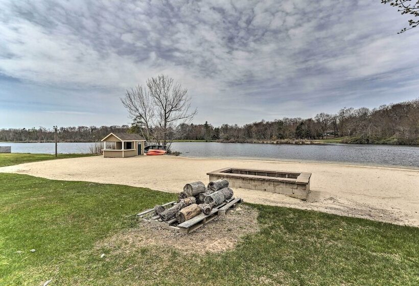 Quiet Tobyhanna Home With Hot Tub And Deck!