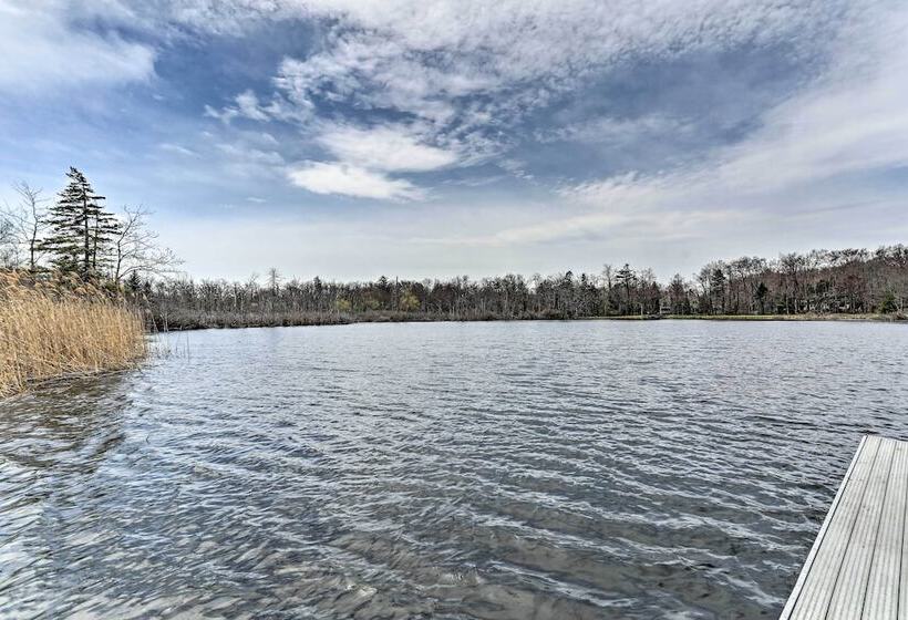 Quiet Tobyhanna Home With Hot Tub And Deck!