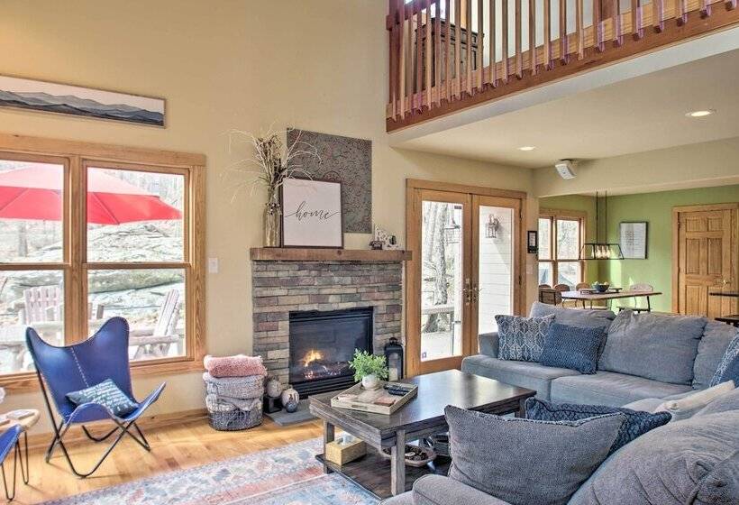 Wintergreen Resort Cabin: Near The Slopes!