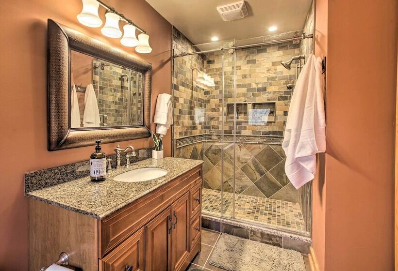 Wintergreen Resort Cabin: Near The Slopes!