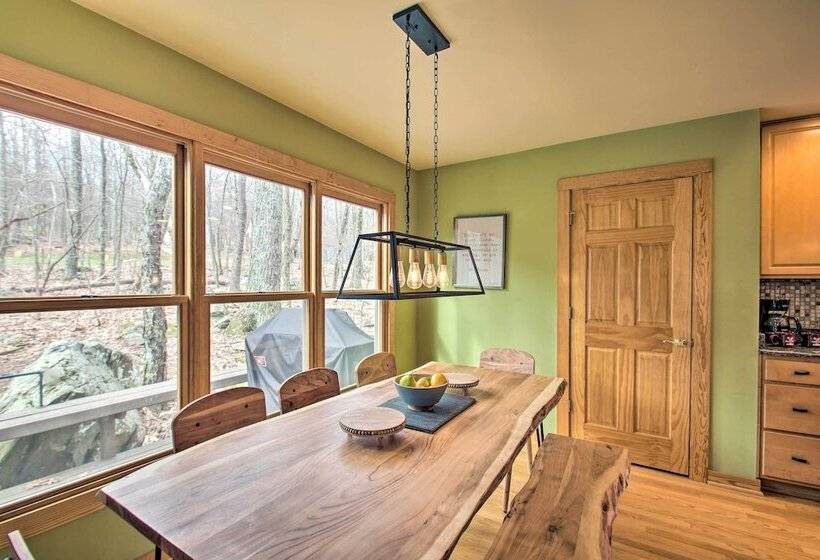 Wintergreen Resort Cabin: Near The Slopes!