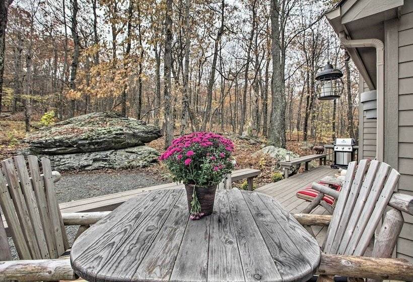 Wintergreen Resort Cabin: Near The Slopes!