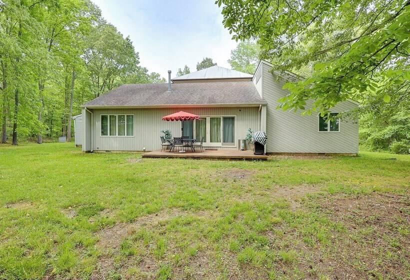 Private Yard: Pet Friendly Home In Dover