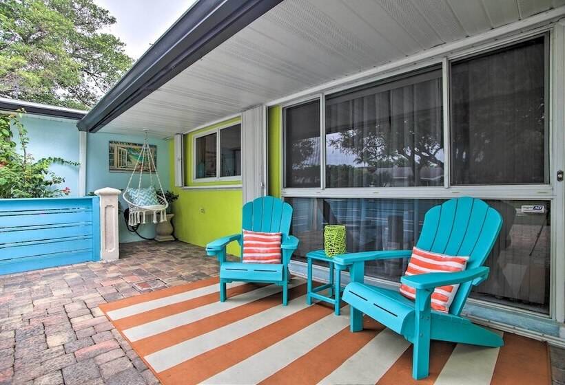 Vibrant Home W/ Outdoor Oasis ~ 1 Mi To Beach!